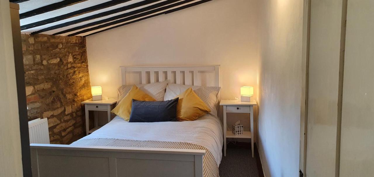 Quirky Cottage - Dogs Welcome Corsham Exterior foto